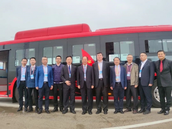 King Long, 중국 최초의 탄소 섬유 복합 BMT 버스 출시
