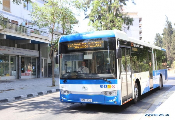 155대의 킹 롱 버스가 키프로스에서 대중 교통 서비스를 시작합니다.
