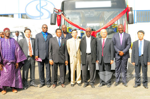 Kinglong: 세네갈 출시를 위한 첫 번째 버스